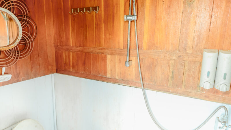 bateau partagé - salle de bain