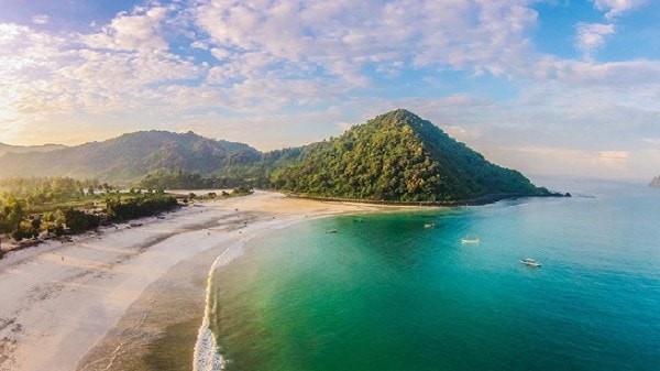 Des plages au sud de Lombok en Indonésie