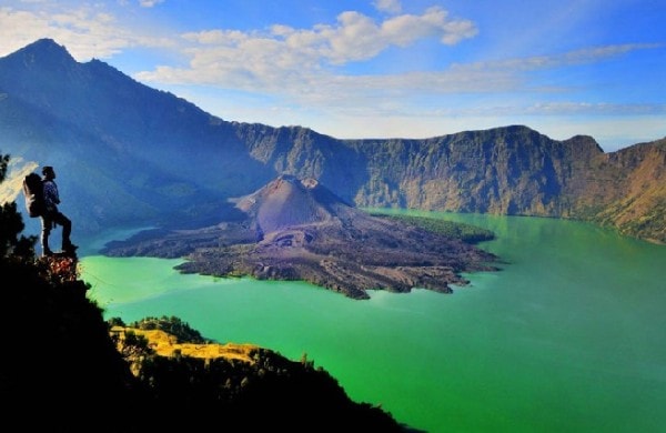 Lac au sommet du volcan Rinjani à Lombok